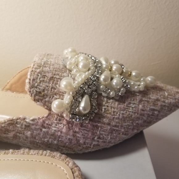 EXQUISITE MULE SLIDES NEW WITH BOX - Picture 7 of 11